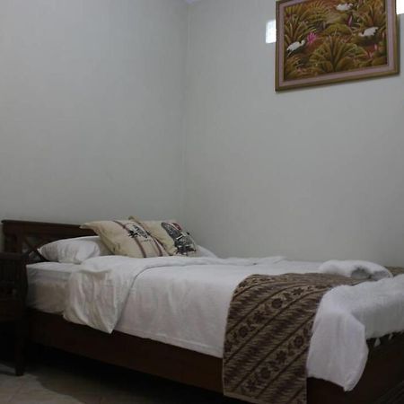 Renaya Griya Hotel Salakan Exterior photo