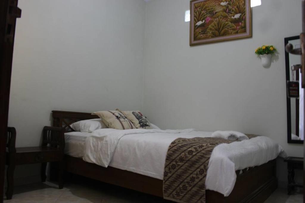 Renaya Griya Hotel Salakan Exterior photo