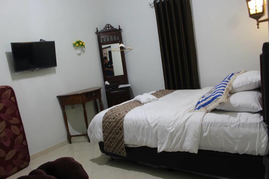 Renaya Griya Hotel Salakan Exterior photo