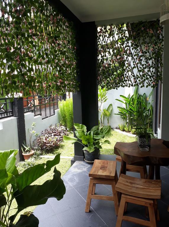 Renaya Griya Hotel Salakan Exterior photo